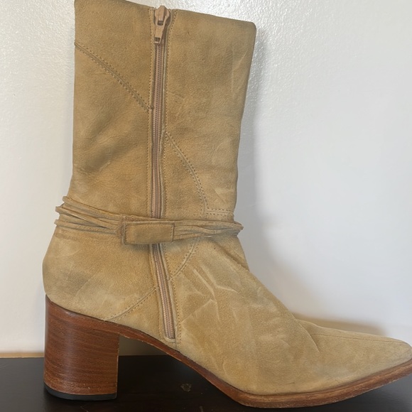 Oliver suede boots with turquoise buckle. Great fall color. Cowgirl wedding - Picture 3 of 8